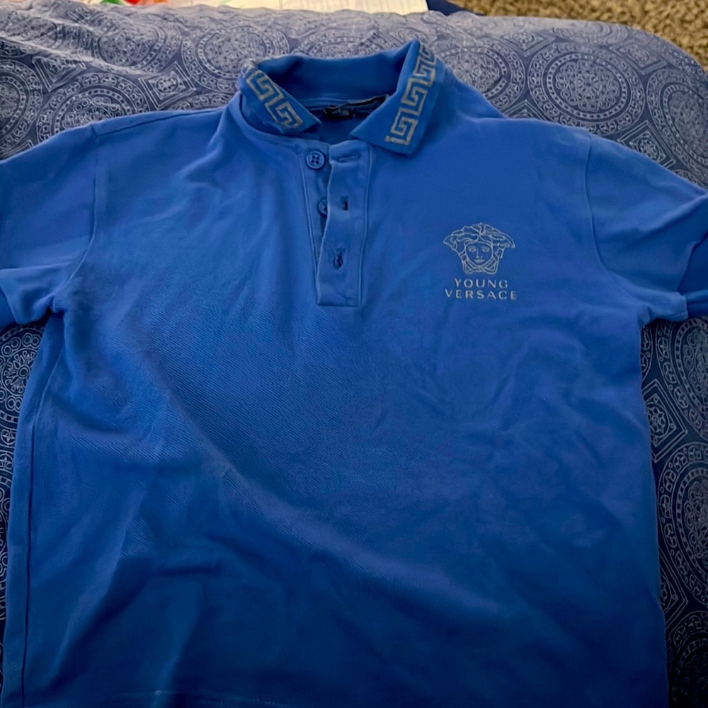 Young versace, authentic collard shirt. Size 5Y. Great condition